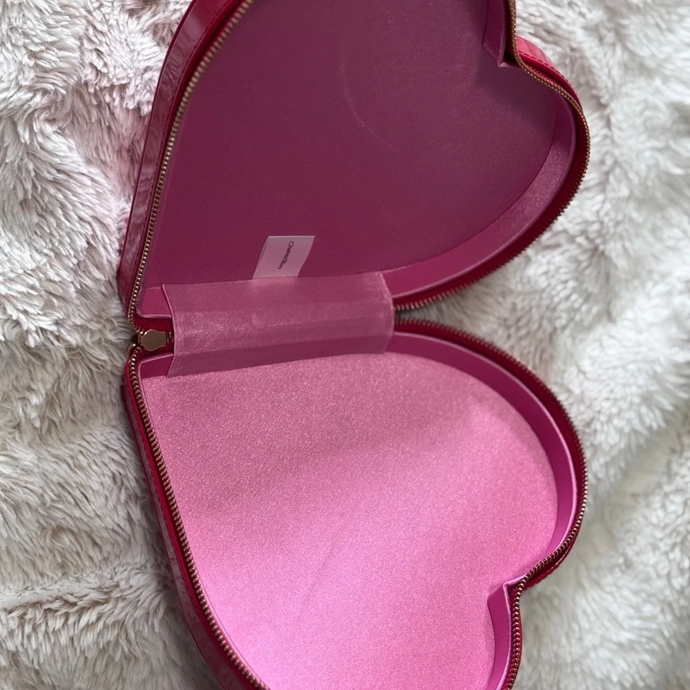 Charlotte Tilbury Limited Edition LOVE Bag - Picture 3 of 6